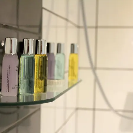 Panzió Barabas, La Du D'arville